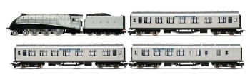 Hornby Silver Jubilee Train Pack - R3174