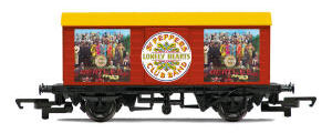 R60008 - Hornby The Beatles ‘Sgt. Pepper's Lonely Hearts Club Band' Wagon
