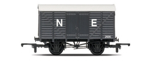 Hornby RailRoad Range - LWB Box Van - R6422