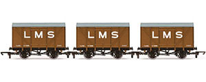 Hornby Railroad Triple LMS Box Van Pack A - R6836
