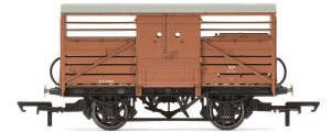 Hornby Dia.1529 Cattle Wagon, British Railways - Era 4 - R6838A