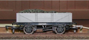 Dapol Model Railway Wagon - Unpainted 4 Plank Wagon - A005