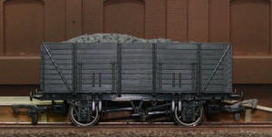 Dapol Model Railway Wagon - Unpainted 9 Plank Wagon - A007