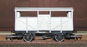 Dapol Model Railway Wagon - Unpainted Cattle Wagon - A010