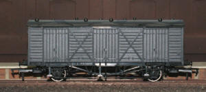 Dapol Model Railway Wagon - Unpainted Fruit D Wagon - A013