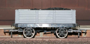 Dapol Model Railway Wagon - Unpainted 5 Plank 9' Wagon - A015