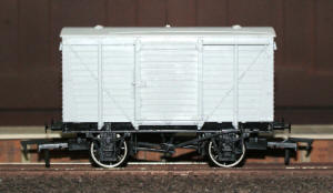 Dapol Model Railway Wagon - Unpainted LMS Vent Van Wagon - A019
