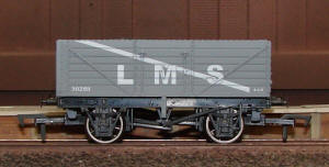 Dapol Model Railway Wagon - 7 Plank LMS Wagon - B758