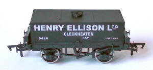 Dapol Model Railway Wagon - Rectangular Tank Henry Ellison - B876