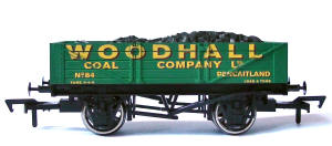 Dapol Model Railway Wagon - Dapol 4 Plank - Woodhall - B877