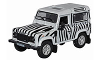 76LRDF013 - Oxford Diecast Land Rover Defender 90 Station Wagon - Safari (zebra)
